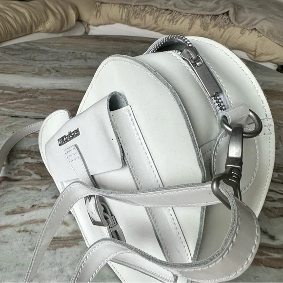 Dr Martens HEART SHAPED
Hardware Kiev Leather Bag - Picture 3 of 6